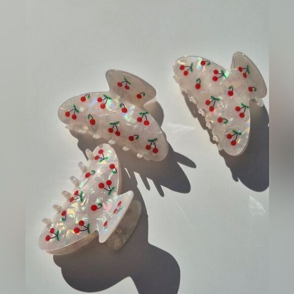 Cherry hair clips K6 - Picture 1 of 4